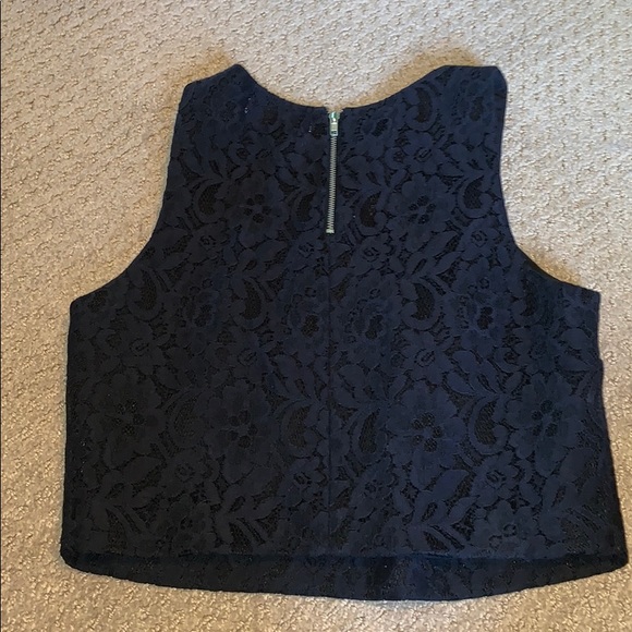 Black laced crop top - Picture 2 of 2